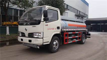 福田時代加油車 安全高效，助力能源運(yùn)輸