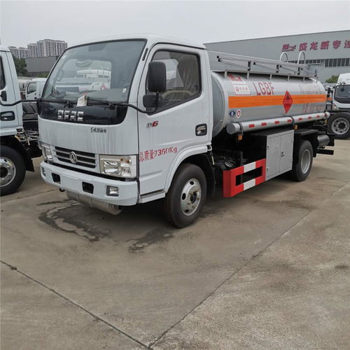 東風流動加油車與5噸油罐車 濮陽上戶服務全解析，助力攪拌車高效運營